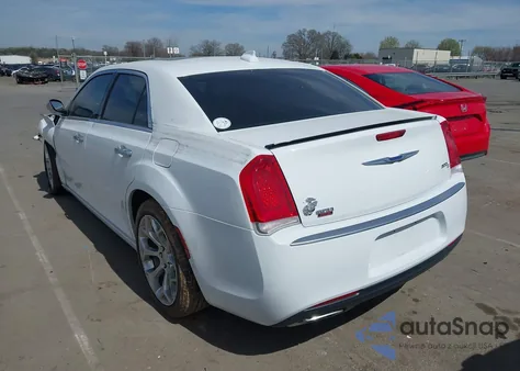2019 Chrysler 300 300C z USA, uszkodzony, nr VIN 2C3CCAPT5KH606049